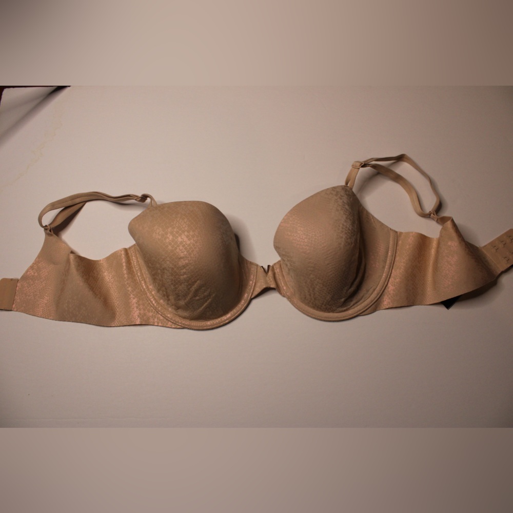 Victoria’s Secrets - Picture 2 of 8